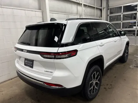 Another view of 2025 Jeep Grand Cherokee Limited for sale in Wilmington, OH at Wilmington Auto Center Chrysler Dodge Jeep RAM