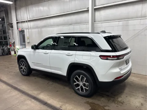 More photos of 2025 Jeep Grand Cherokee Limited at Wilmington Auto Center Chrysler Dodge Jeep RAM, OH