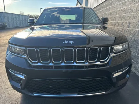 Another view of 2025 Jeep Grand Cherokee Limited for sale in Wilmington, OH at Wilmington Auto Center Chrysler Dodge Jeep RAM