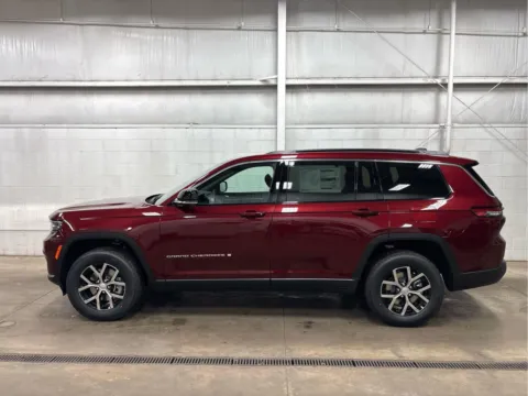 More photos of 2025 Jeep Grand Cherokee L Limited at Wilmington Auto Center Chrysler Dodge Jeep RAM, OH