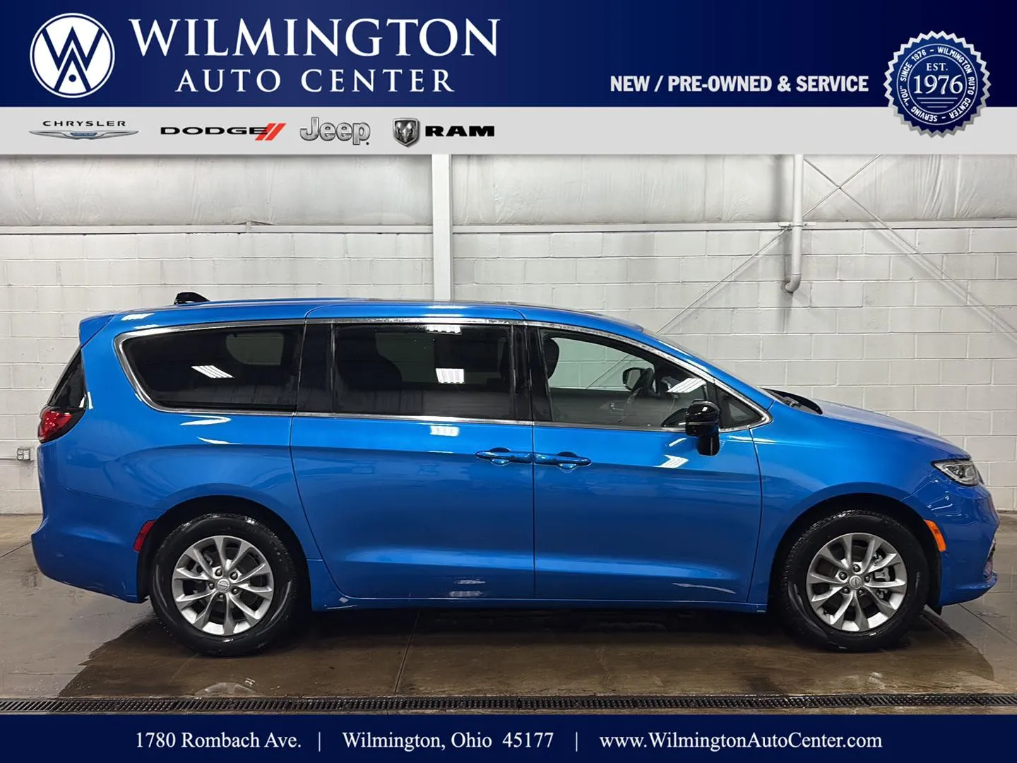 2026 Chrysler Pacifica Limited's photo