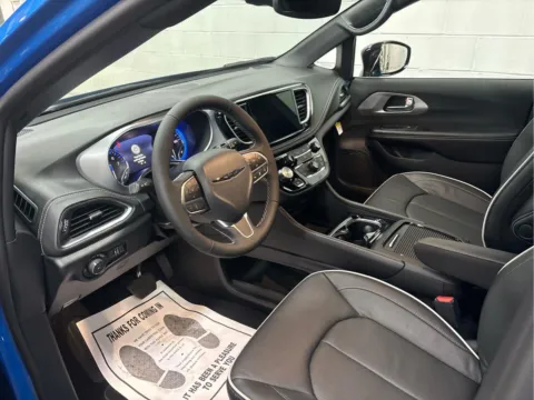 More photos of 2026 Chrysler Pacifica Limited at Wilmington Auto Center Chrysler Dodge Jeep RAM, OH