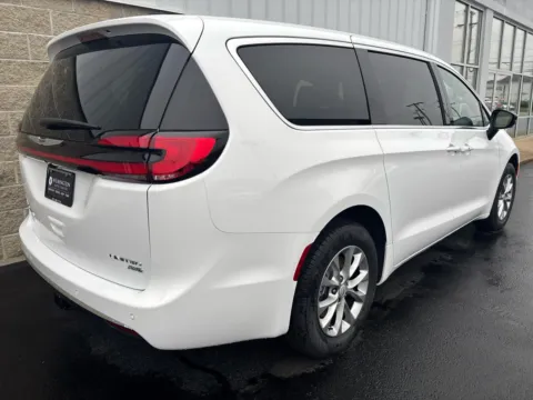 More photos of 2026 Chrysler Pacifica Limited at Wilmington Auto Center Chrysler Dodge Jeep RAM, OH
