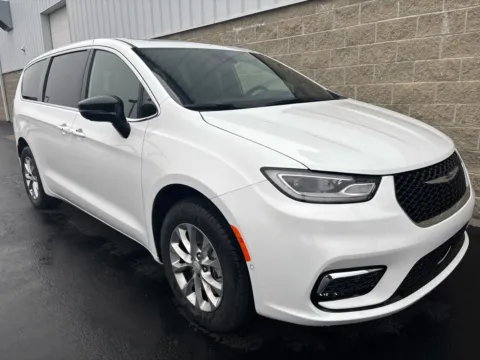 Photos of 2026 Chrysler Pacifica Limited for sale in Wilmington, OH at Wilmington Auto Center Chrysler Dodge Jeep RAM