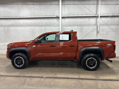 More photos of 2025 Toyota Tacoma TRD Off Road at Wilmington Auto Center Chrysler Dodge Jeep RAM, OH