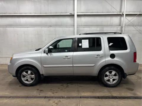 More photos of 2011 Honda Pilot EX-L at Wilmington Auto Center Chrysler Dodge Jeep RAM, OH