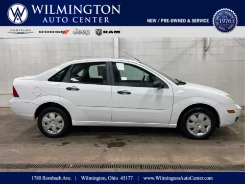 White 2007 Ford Focus SE for sale in Wilmington, OH