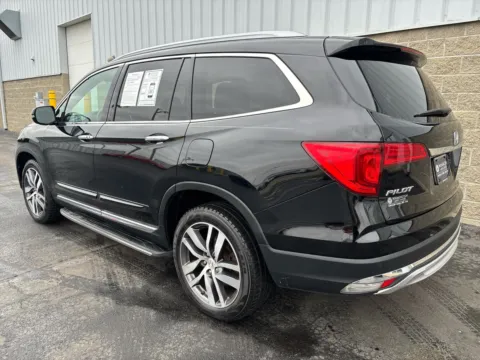 More photos of 2016 Honda Pilot Elite at Wilmington Auto Center Chrysler Dodge Jeep RAM, OH