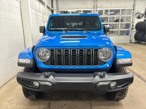 More photos of 2026 Jeep Gladiator Sport S at Wilmington Auto Center Chrysler Dodge Jeep RAM, OH