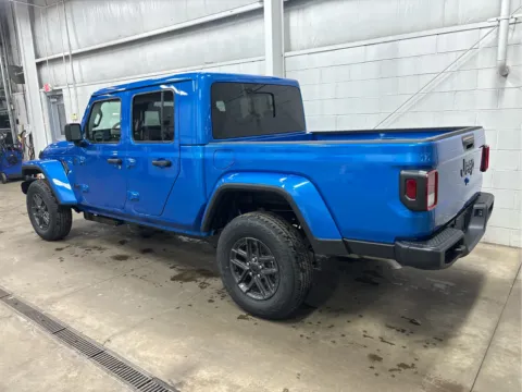 More photos of 2026 Jeep Gladiator Sport S at Wilmington Auto Center Chrysler Dodge Jeep RAM, OH