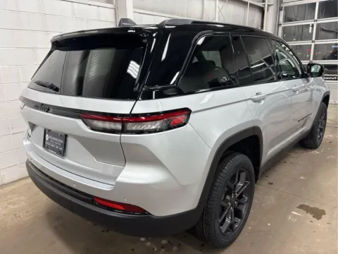 Another view of 2025 Jeep Grand Cherokee Limited for sale in Wilmington, OH at Wilmington Auto Center Chrysler Dodge Jeep RAM