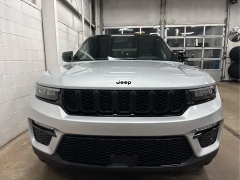 More photos of 2025 Jeep Grand Cherokee Limited at Wilmington Auto Center Chrysler Dodge Jeep RAM, OH
