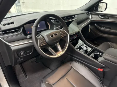 More photos of 2025 Jeep Grand Cherokee Limited at Wilmington Auto Center Chrysler Dodge Jeep RAM, OH