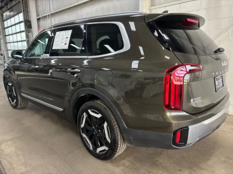More photos of 2025 Kia Telluride S at Wilmington Auto Center Chrysler Dodge Jeep RAM, OH