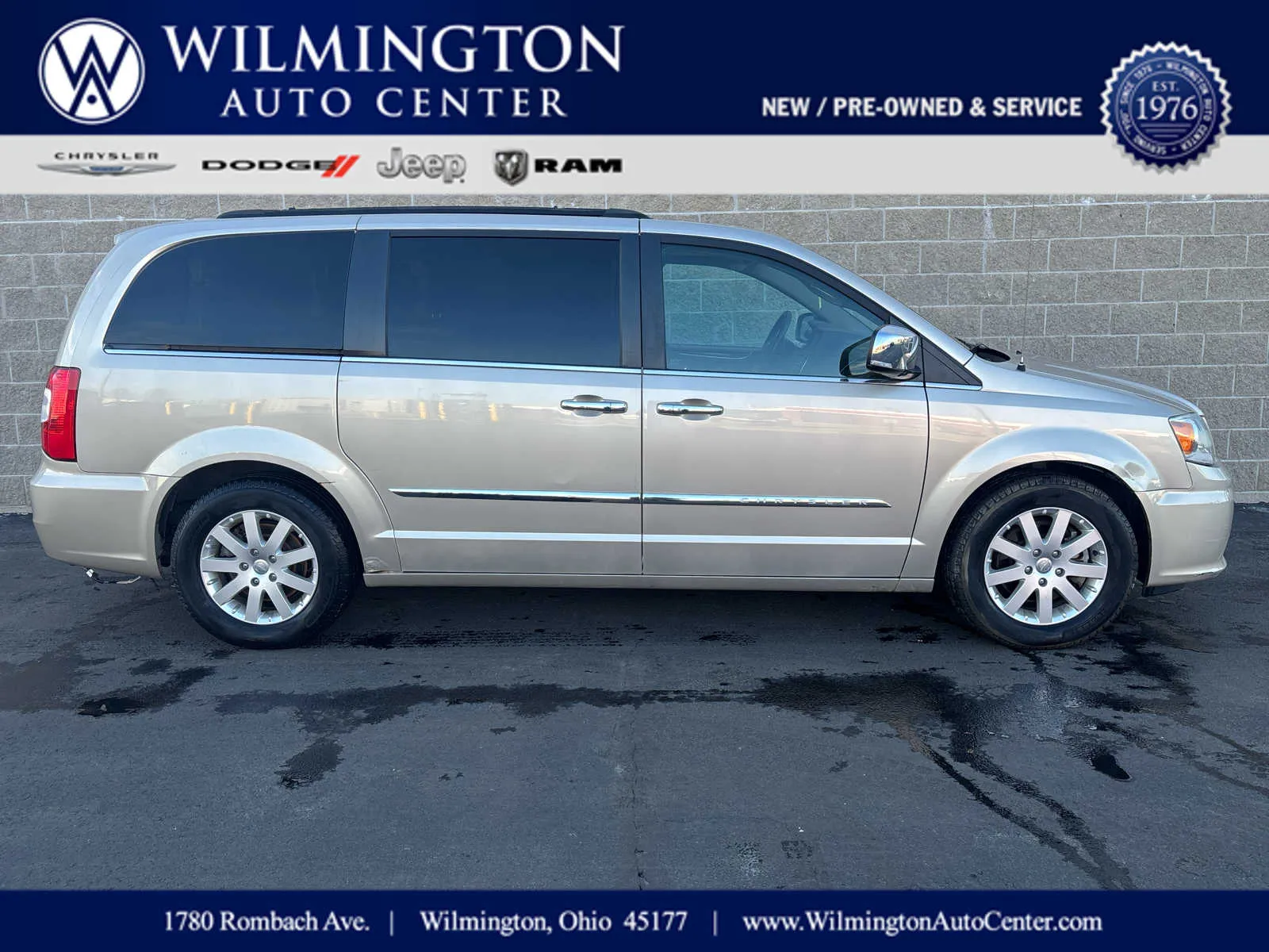 2012 Chrysler Town & Country Touring-L for sale in Wilmington, OH
