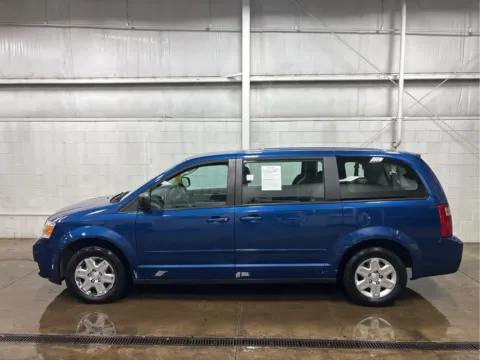 More photos of 2010 Dodge Grand Caravan SE at Wilmington Auto Center Chrysler Dodge Jeep RAM, OH