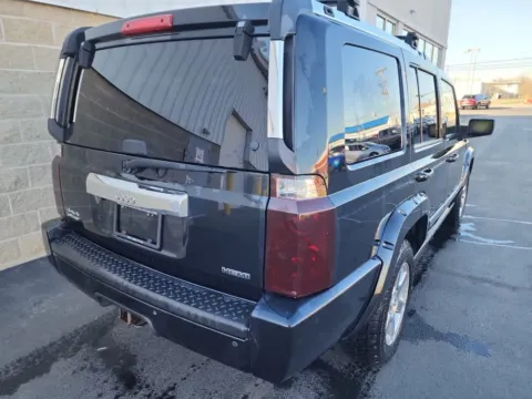 More photos of 2008 Jeep Commander Limited at Wilmington Auto Center Chrysler Dodge Jeep RAM, OH