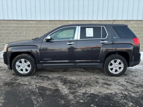 More photos of 2015 GMC Terrain SLE at Wilmington Auto Center Chrysler Dodge Jeep RAM, OH