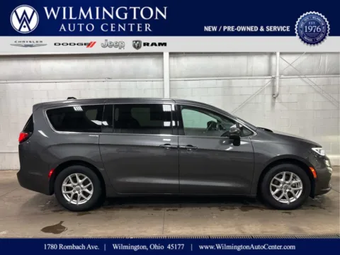 Gray 2023 Chrysler Pacifica Touring L for sale in Wilmington, OH