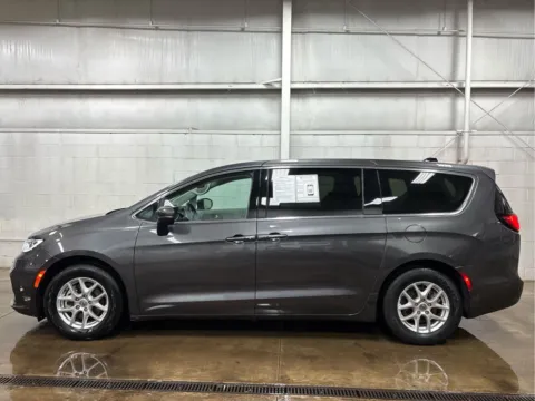 More photos of 2023 Chrysler Pacifica Touring L at Wilmington Auto Center Chrysler Dodge Jeep RAM, OH