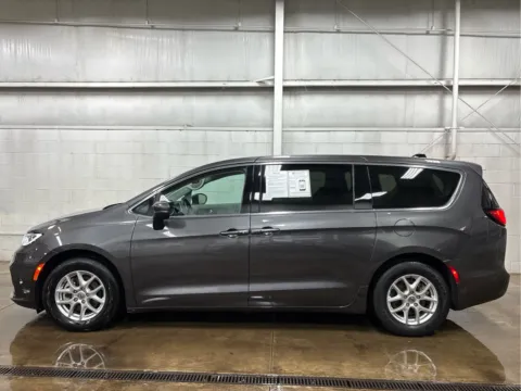 More photos of 2023 Chrysler Pacifica Touring L at Wilmington Auto Center Chrysler Dodge Jeep RAM, OH
