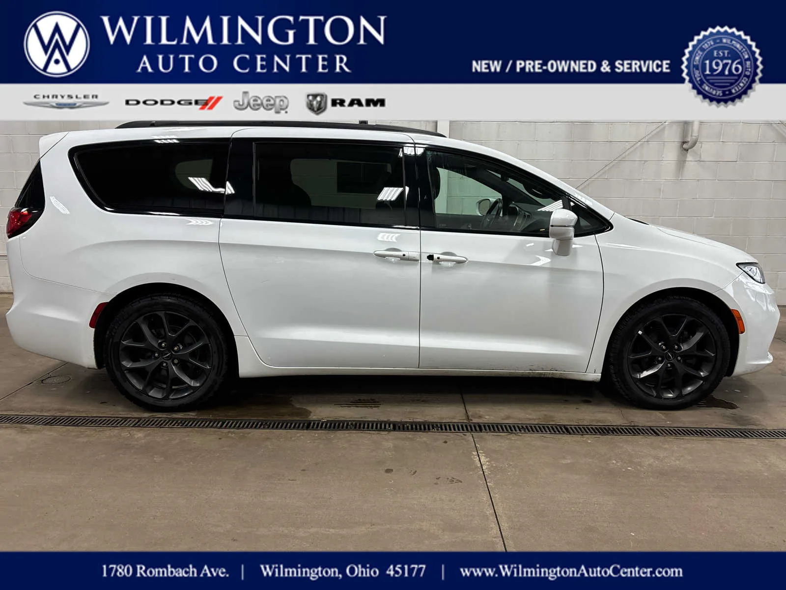 White 2021 Chrysler Pacifica Touring for sale in Wilmington, OH