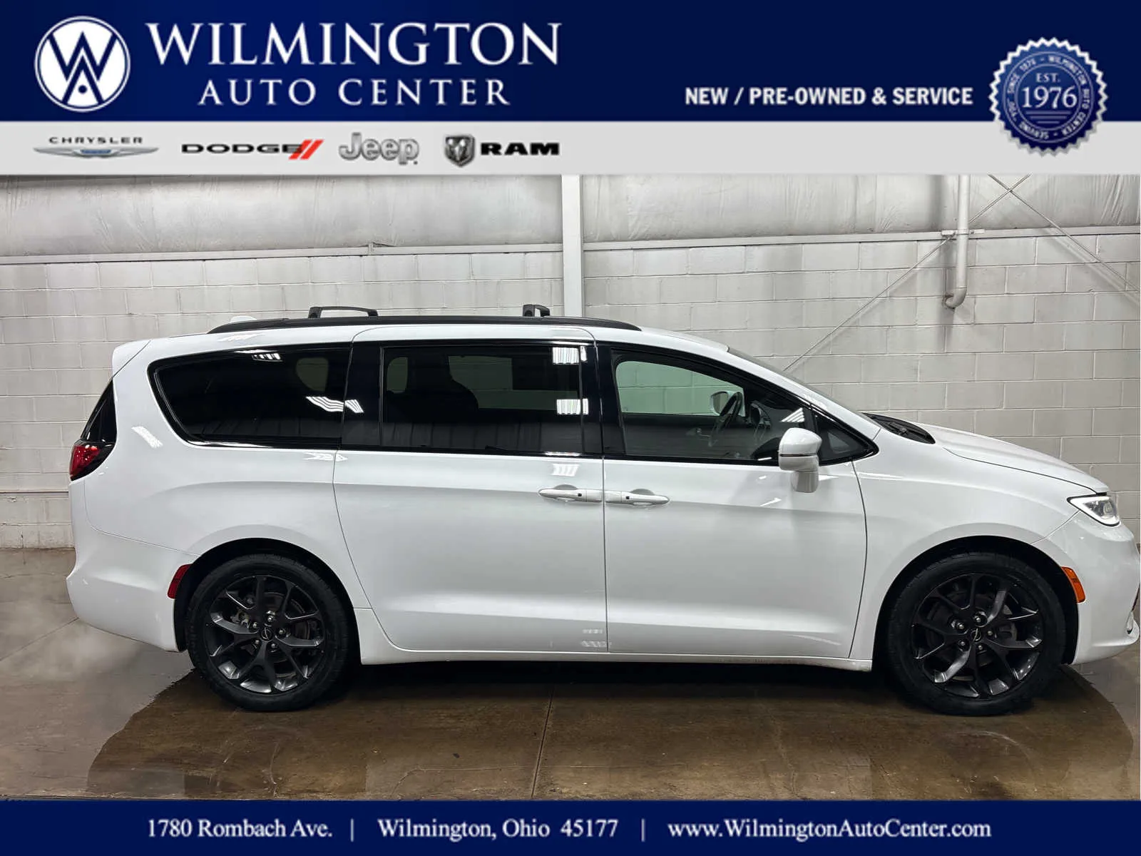 White 2021 Chrysler Pacifica Touring for sale in Wilmington, OH