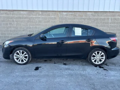 More photos of 2011 Mazda MAZDA3 s Sport at Wilmington Auto Center Chrysler Dodge Jeep RAM, OH