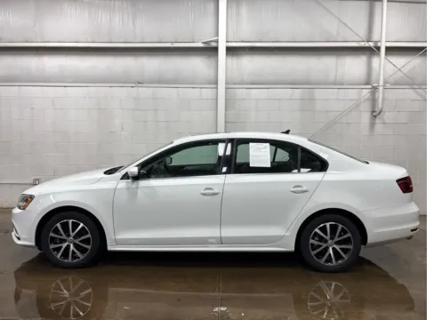 More photos of 2017 Volkswagen Jetta 1.4T SE at Wilmington Auto Center Chrysler Dodge Jeep RAM, OH