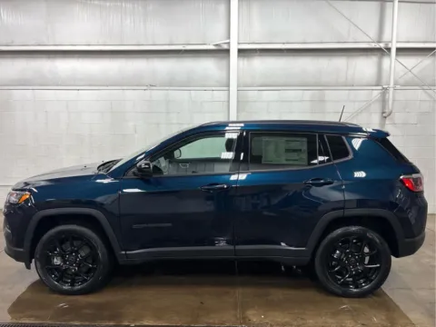 More photos of 2026 Jeep Compass Latitude Altitude at Wilmington Auto Center Chrysler Dodge Jeep RAM, OH