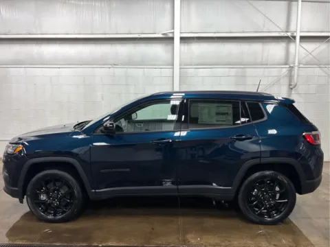 More photos of 2026 Jeep Compass Latitude Altitude at Wilmington Auto Center Chrysler Dodge Jeep RAM, OH