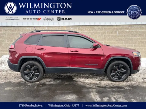 Red 2020 Jeep Cherokee Altitude for sale in Wilmington, OH