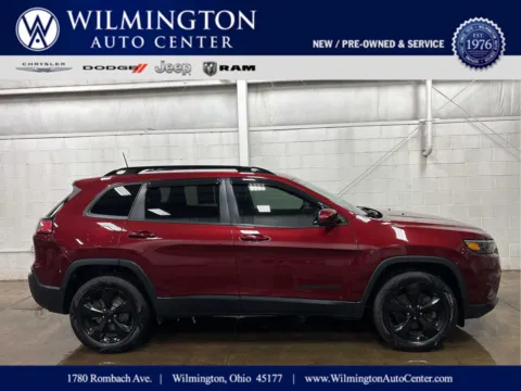 Red 2020 Jeep Cherokee Altitude for sale in Wilmington, OH