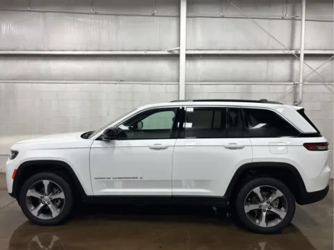 More photos of 2026 Jeep Grand Cherokee Limited at Wilmington Auto Center Chrysler Dodge Jeep RAM, OH