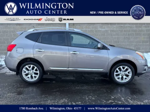 Gray 2011 Nissan Rogue SV for sale in Wilmington, OH