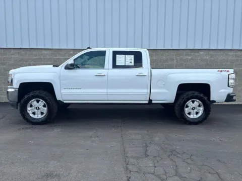 More photos of 2016 Chevrolet Silverado 1500 LT at Wilmington Auto Center Chrysler Dodge Jeep RAM, OH