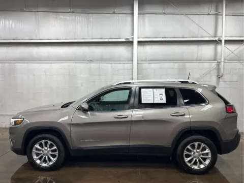 More photos of 2019 Jeep Cherokee Latitude at Wilmington Auto Center Chrysler Dodge Jeep RAM, OH