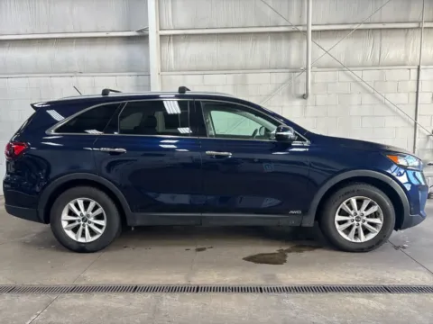 Photos of 2020 Kia Sorento LX for sale in Wilmington, OH at Wilmington Auto Center Chrysler Dodge Jeep RAM