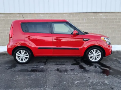 Photos of 2013 Kia Soul for sale in Wilmington, OH at Wilmington Auto Center Chrysler Dodge Jeep RAM