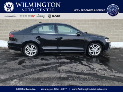 Black 2017 Volkswagen Jetta 1.8T SEL for sale in Wilmington, OH