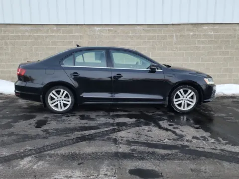 Photos of 2017 Volkswagen Jetta 1.8T SEL for sale in Wilmington, OH at Wilmington Auto Center Chrysler Dodge Jeep RAM