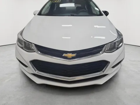 More photos of 2017 Chevrolet Cruze LS at Wilmington Auto Center Chrysler Dodge Jeep RAM, OH