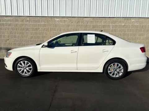 More photos of 2011 Volkswagen Jetta Sedan SE w/Convenience & Sunroof PZEV at Wilmington Auto Center Chrysler Dodge Jeep RAM, OH