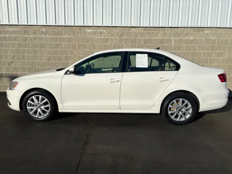 More photos of 2011 Volkswagen Jetta SE PZEV at Wilmington Auto Center Chrysler Dodge Jeep RAM, OH