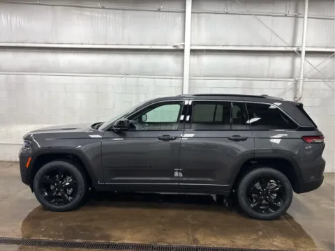More photos of 2026 Jeep Grand Cherokee Limited at Wilmington Auto Center Chrysler Dodge Jeep RAM, OH