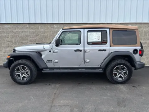 More photos of 2020 Jeep Wrangler Unlimited Black and Tan at Wilmington Auto Center Chrysler Dodge Jeep RAM, OH