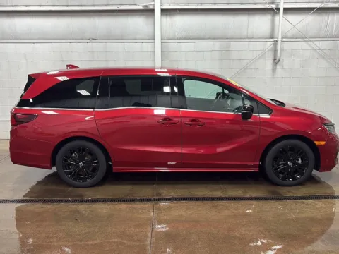 Red 2025 Honda Odyssey Sport-L for sale in Wilmington, OH