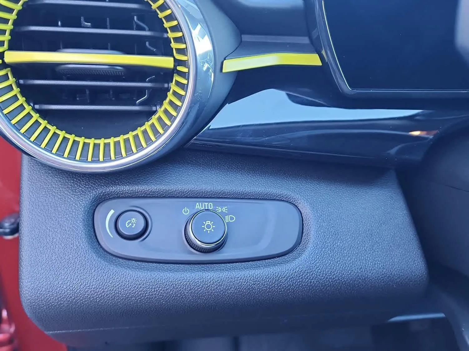2024 Chevrolet Trax Activ - Photo 17