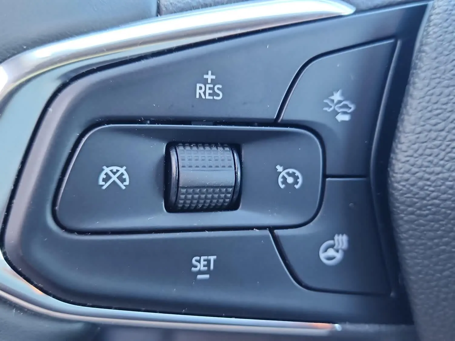 2024 Chevrolet Trax Activ - Photo 18
