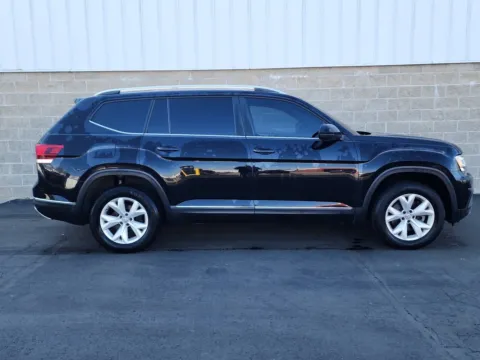 Photos of 2019 Volkswagen Atlas 3.6L V6 SEL for sale in Wilmington, OH at Wilmington Auto Center Chrysler Dodge Jeep RAM